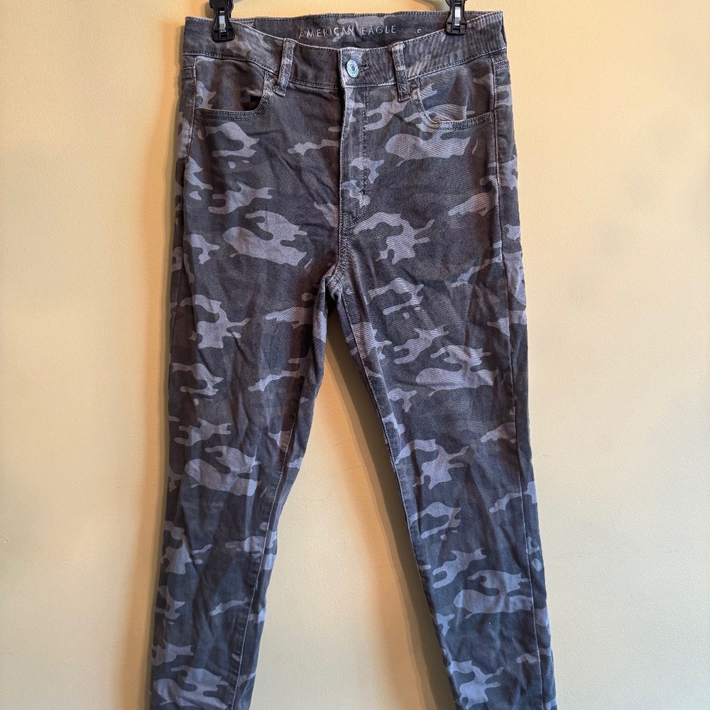 camo American eagle jeans